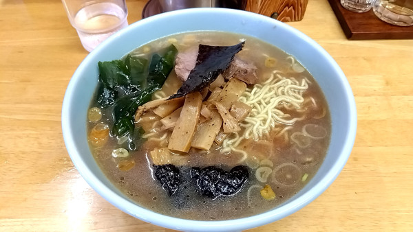 「メンマらーめん　中盛（８８０円）」@自家製麺 らーめん・つけ麺専門店 一本槍の写真