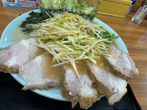 「ネギチャーシューメン＋半ライス」@ラーメンショップ 城東店の写真