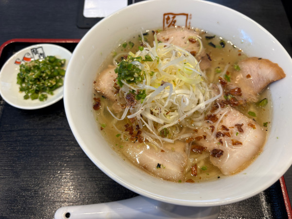 「青唐ねぎ塩ラーメン5辛　1060円」@喜多方ラーメン坂内 南流山店の写真
