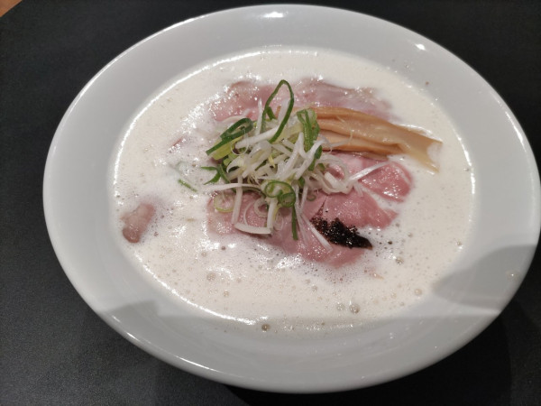 「鶏白湯ラーメン」@POPUPラーメン イロドリの写真