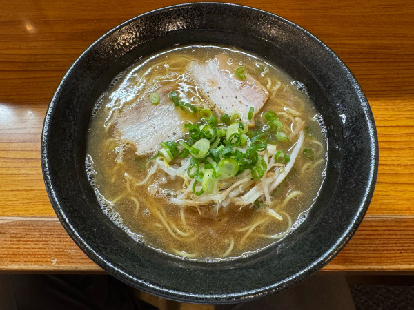 「中華そば　880円」@らーめん両さん。の写真