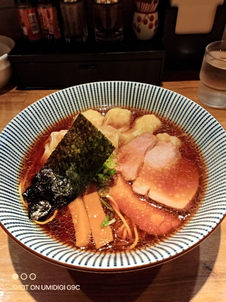 「黒旨特製ワンタン麺」@中華soba いそべの写真