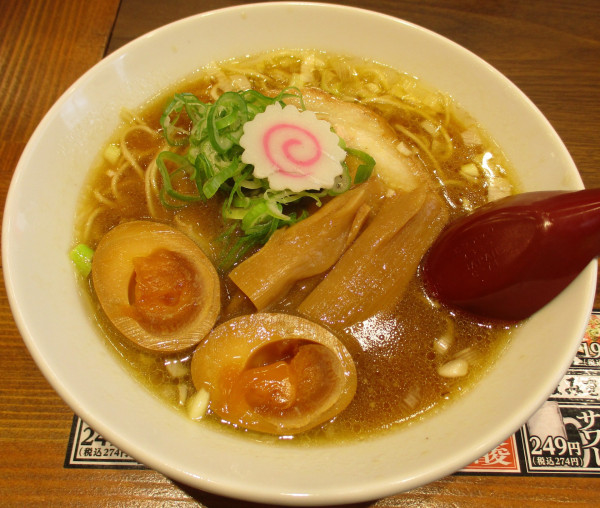 「極上味玉中華そば＋メンマ　769円＋142円」@麺屋 ほっちゃん 西荻窪北口駅前店の写真