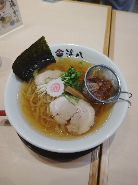 「赤酢にぎり鮨と中華そばセット(松)(2,640円)」@巻き鮨 中華そば 浜八 横浜ランドマークタワー店の写真