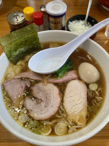 「ワンタン麺　味玉入り　大盛」@白河手打中華 賀乃屋の写真