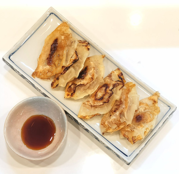 「餃子 330円」@藤らーめんの写真