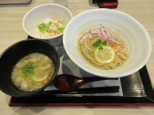 「限定　塩つけ麺　鶏茶漬けセット（１２００円）」@ごはんどき 阿見店の写真