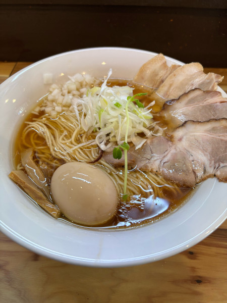 「醤油 味玉チャーシュー」@麺屋 秀彬の写真