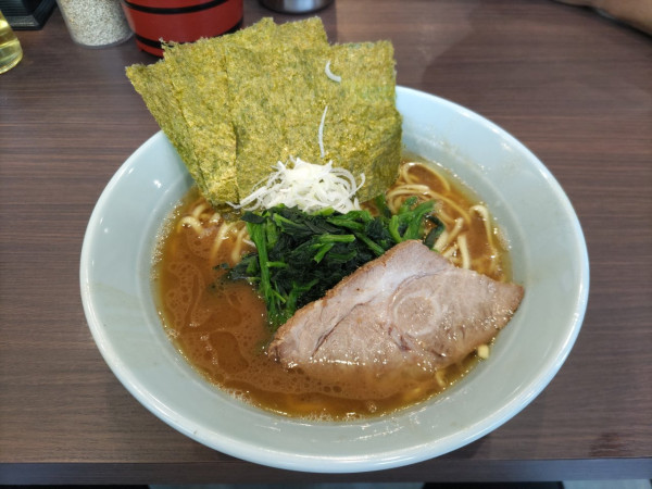 「ラーメン・油多め」@横浜家系らーめん 侍 上野店の写真