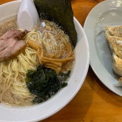 正油ラーメン・味薄目：690円（＋餃子）