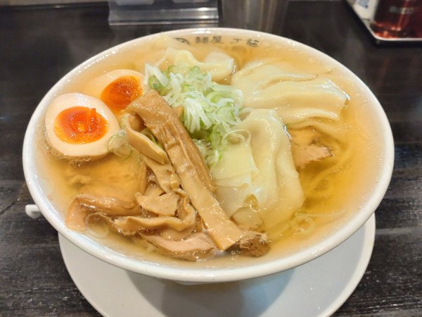 「味玉ワンタンメン麺大盛＋餃子３個」@手打ち中華蕎麦 麺屋 工藤の写真