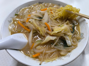 「味噌ラーメン(700)＋瓶ビール中(500)」@中国料理 五十番の写真