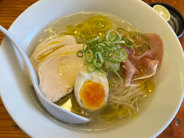 「冷やし塩そば」@ラーメン 三原色の写真
