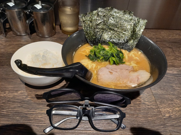 「ラーメン並(多め)無料ライス」@らーめん 吟太の写真