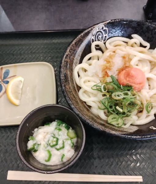 「明太うどん（オクラ）」@はなまるうどん  イオンモール高崎店の写真