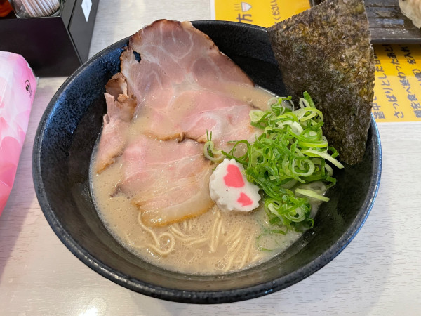 「濃厚豚骨ラーメン」@豚骨ラーメンとまぜそば 池めん 清水町店の写真