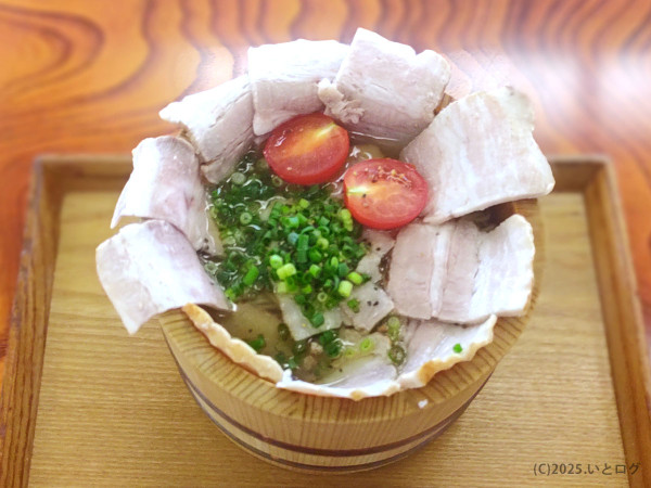 「富士桜ポークのやまなし源水ラーメン」@森のなかの温泉 なんぶの湯の写真