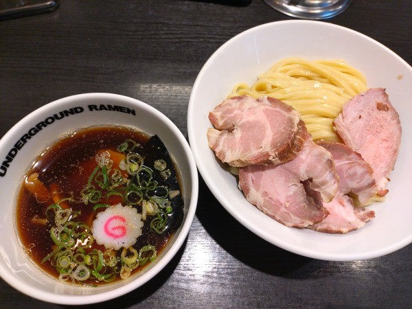 「川越醤油つけめん￥1000＋チャーシュー4枚増し￥400」@UNDERGROUND RAMEN 川越仲町の写真
