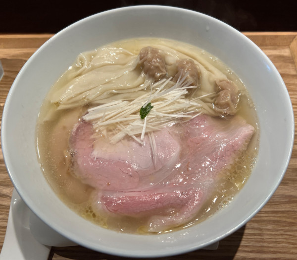 「ワンタン塩らぁめん」@麺 ふじさきの写真