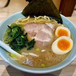 ラーメン＋味玉＋サービス半ライス