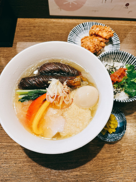 「夏野菜ととろろの冷やしらーめん 塩」@らーめん楓の写真