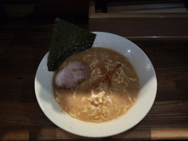 「豚骨醤油ラーメン」@とんこつラーメン 龍龍の写真
