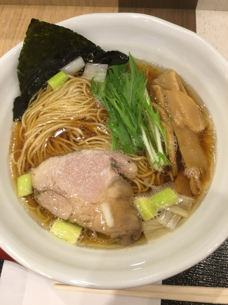 「鶏だし醤油ラーメン(864円)」@麺処 景虎 produced by ほん田の写真