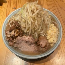 俺道ラーメン500g(1250円)チャーシュー1枚・野菜マシ・に