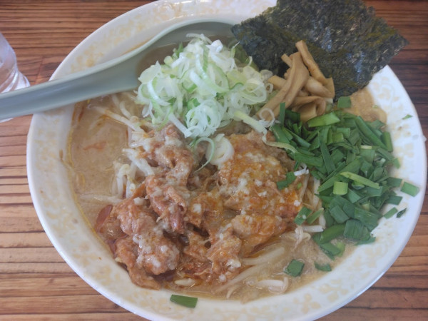 「味噌ホルモンラーメン880円」@ラーメン 詠多の写真