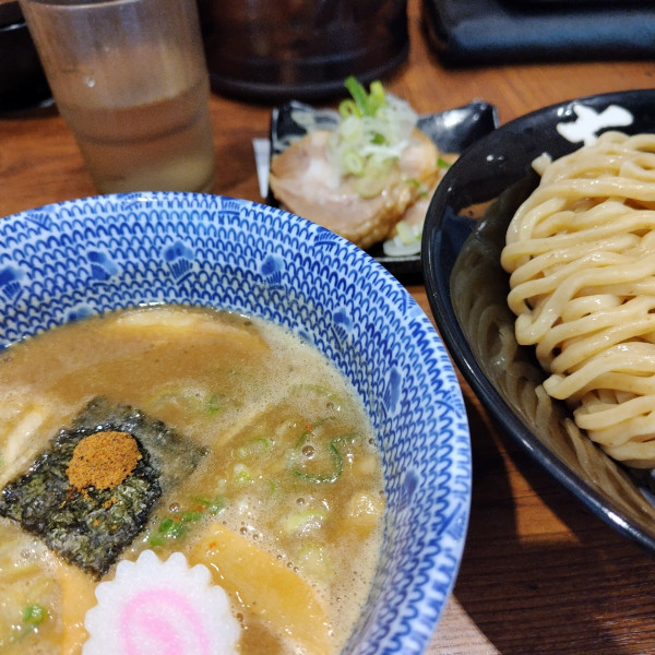 「つけ麺950円　チャーシュー300円」@六厘舎 大崎店の写真
