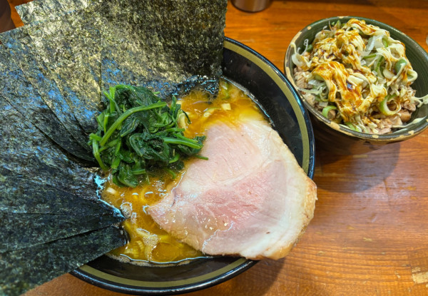 「ラーメン　+ 海苔　+  釜焼きチャーシュー丼」@末廣家の写真