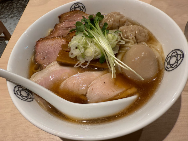 「特製中華そば」@TOKYO RAMEN とうかの写真