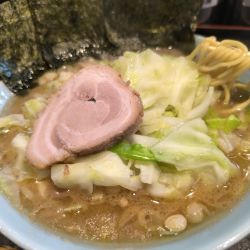 ラーメン(固め)(850)＋キャベツ(100)