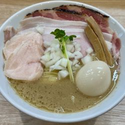 特製白醤油鶏白湯らーめん1700円
