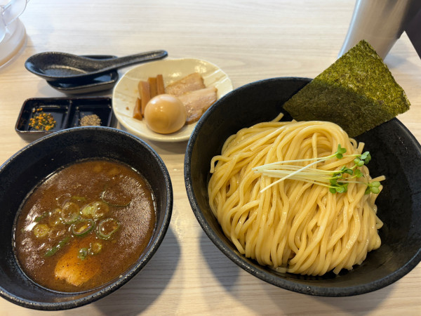「特製つけ麺（大盛）」@つけめん 満を持しての写真