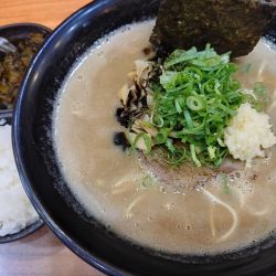 こってりラーメン、無料ライス