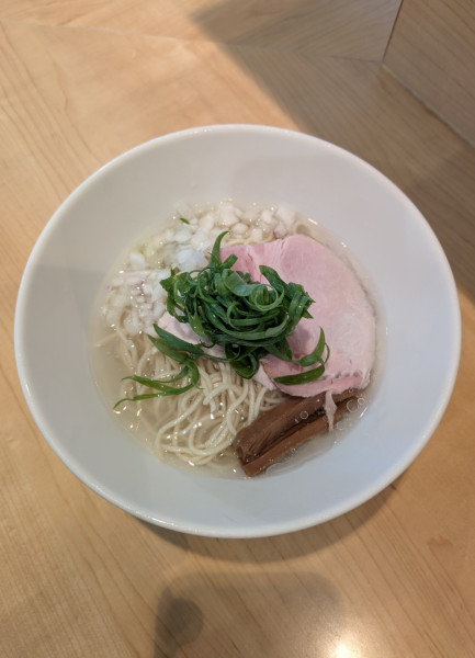 「冷鯛塩そば」@「七色の落書き」の写真