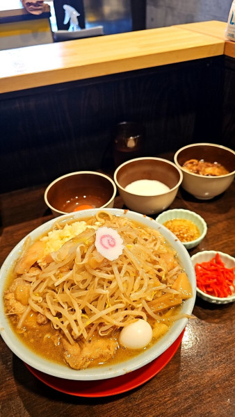 「ラーメン少なめ生卵とろろ紅しょうがアブラ増ししょうがダレ」@自家製麺 No11 ASAKUSAの写真