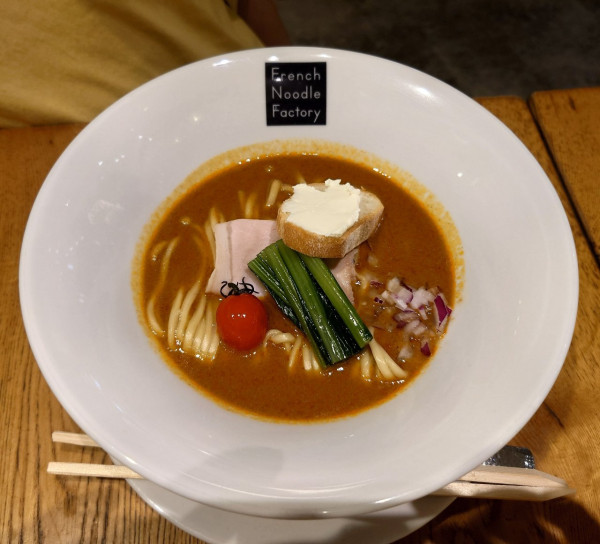 「元祖オマール海老らーめん（1290円）」@French Noodle Factory 東京ドームラクーア店の写真