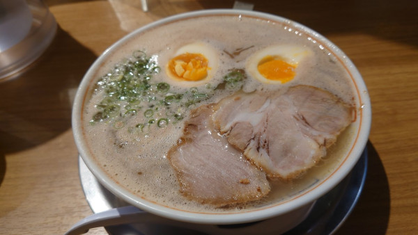 「味玉ラーメン」@三代目 博多 だるま アクアシティお台場店の写真