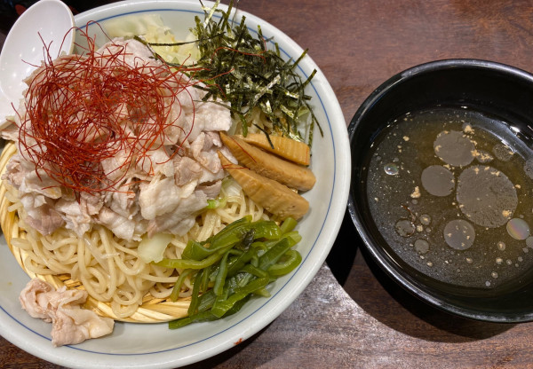 「【限定】冷た〜いゆず豚しゃぶのざるラーメン　1350円」@七志 とんこつ編 大倉山店の写真