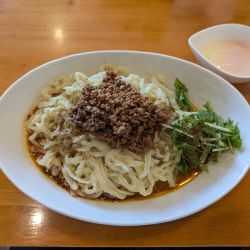 大盛り温玉汁なし担々麺