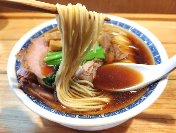 「焼豚麵(自家製焼豚中華そば) 1400円」@世田谷中華そば 祖師谷七丁目食堂の写真