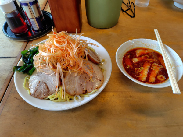 「ネギつけチャーシューちょい辛　1250」@ラーメンはやとの写真