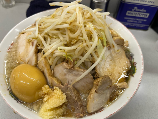 「普通盛チャーシューダブル+煮玉子 ¥1,200」@ラーメン 神田店の写真