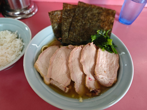「チャーシュー麺並＋ライス 硬め濃いめ多め」@沼津家の写真