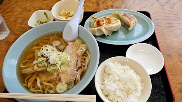 「【ランチ】餃子セット＋ライス🍚」@青竹手打麺 餃子 岳乃屋の写真