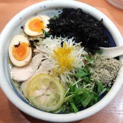 選べる俺流冷やしらーめん1280円 麺増100円 1380円