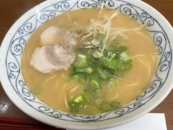 「とんこつラーメン」@中華 龍宝の写真