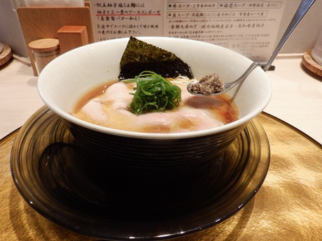 「ポルチーニ醤油らぁ麺」@入鹿TOKYOの写真